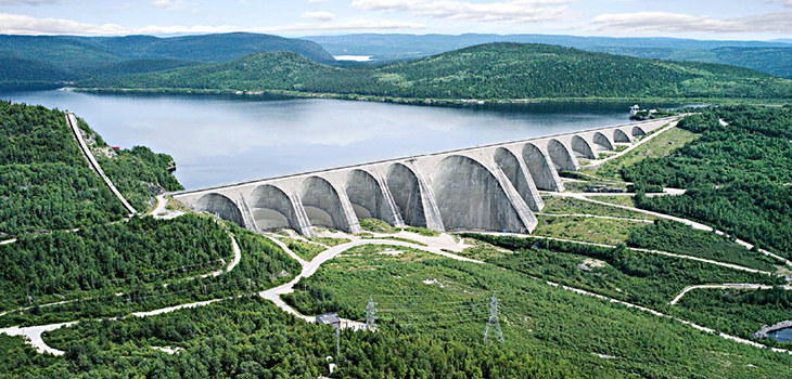 Photo du barrage Daniel-Johnson et de la centrale Manic-5