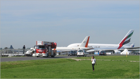 Photo d’un avion  prise à l’extérieur du Salon aéronautique international ILA Berlin 2014.
