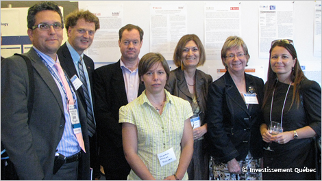 A group of Québec researchers at the first edition of the International Cancer Cluster Showcase, held in Boston in 2012.