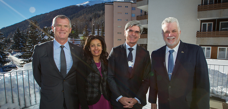 Photo de gauche à droite : Pierre Gabriel Côté, la ministre Dominique Anglade, Joe Kaeser, PDG de Siemens, le Premier ministre, Philippe Couillard