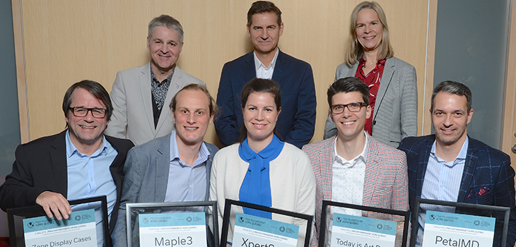 Photo of Daniel Gélinas, 1st Vice-President of the CCIQ Board of Directors, Luc Régnier, Regional Director, Capitale-Nationale, Investissement Québec, Diane Bélliveau, Chair of the Organizing Committee and Master of Ceremonies, and the five finalists for the Québec International Impact Awards