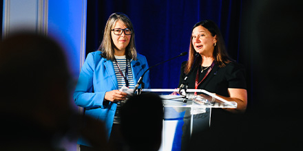 Photo de Catherine Beaudoin, directrice régionale principale, Québec Ouest, et de Guylaine Larose, directrice régionale, Laval et Outaouais, lors de l’événement