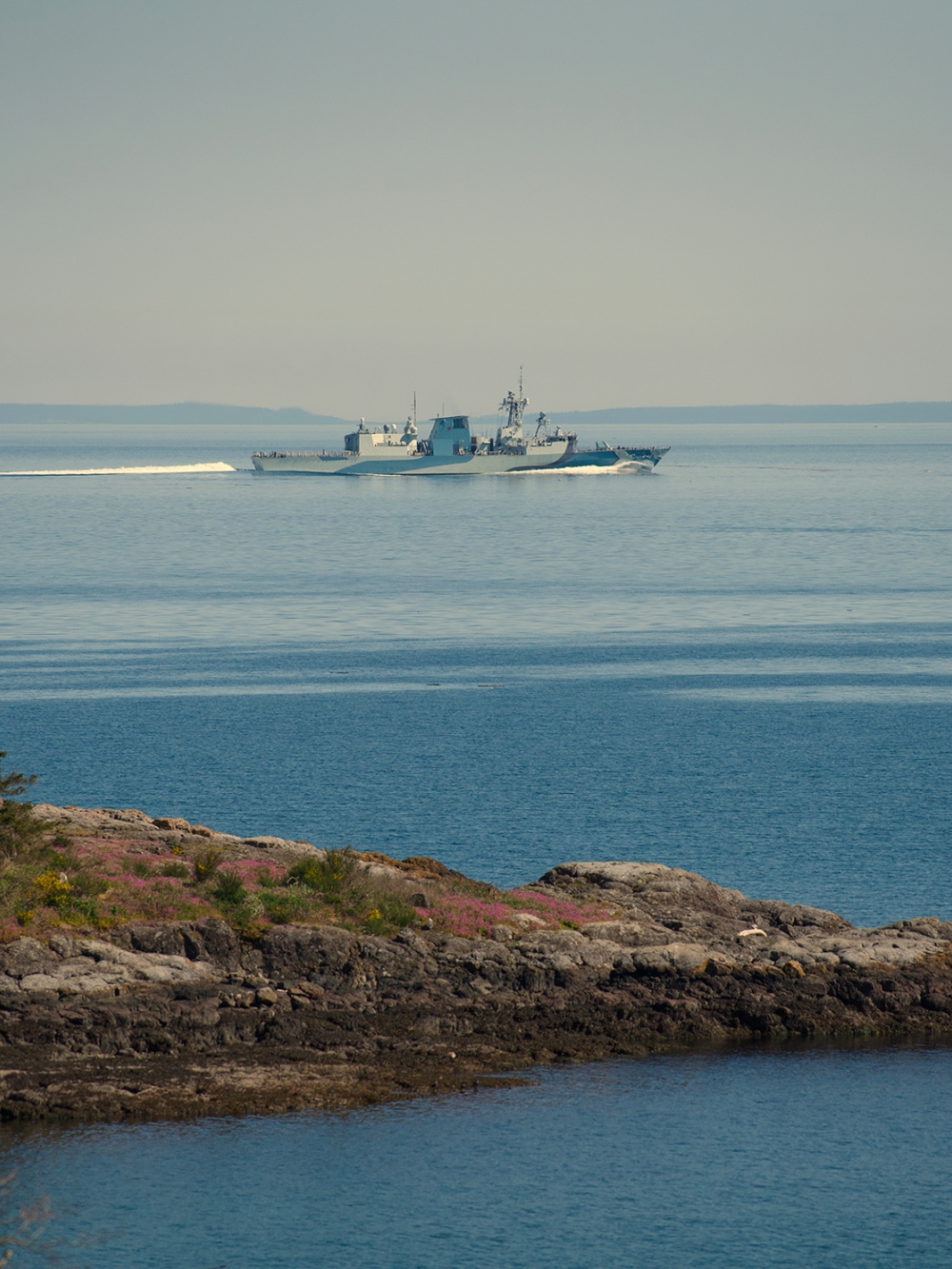 Bateau vu de la terre