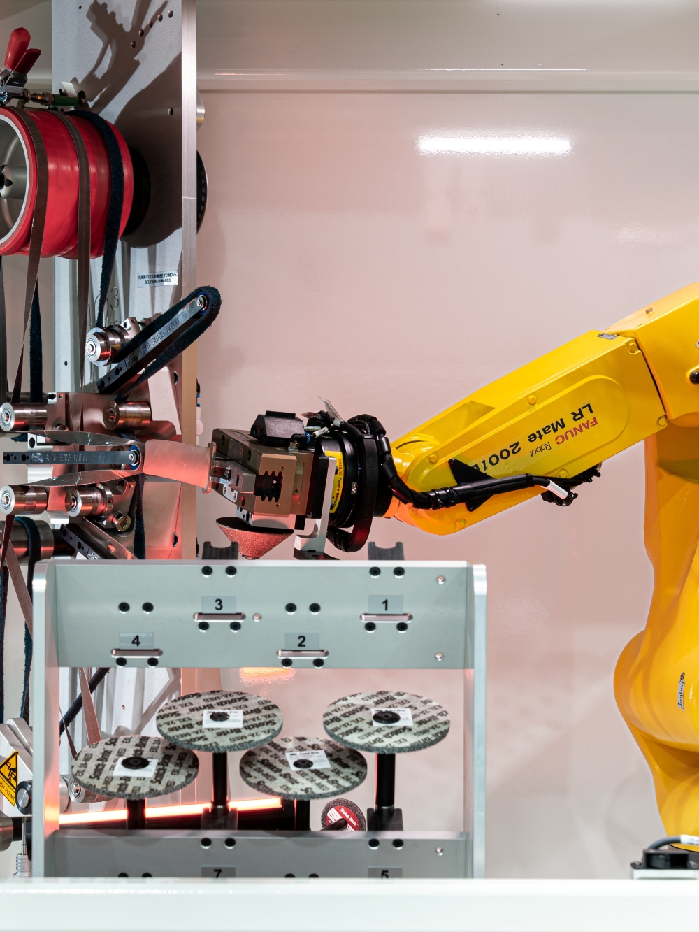 Bras robotisé de l'entreprise AV&R
