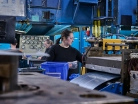 maindoeuvrefemme_usine_19175