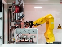 Bras robotisé de l'entreprise AV&R